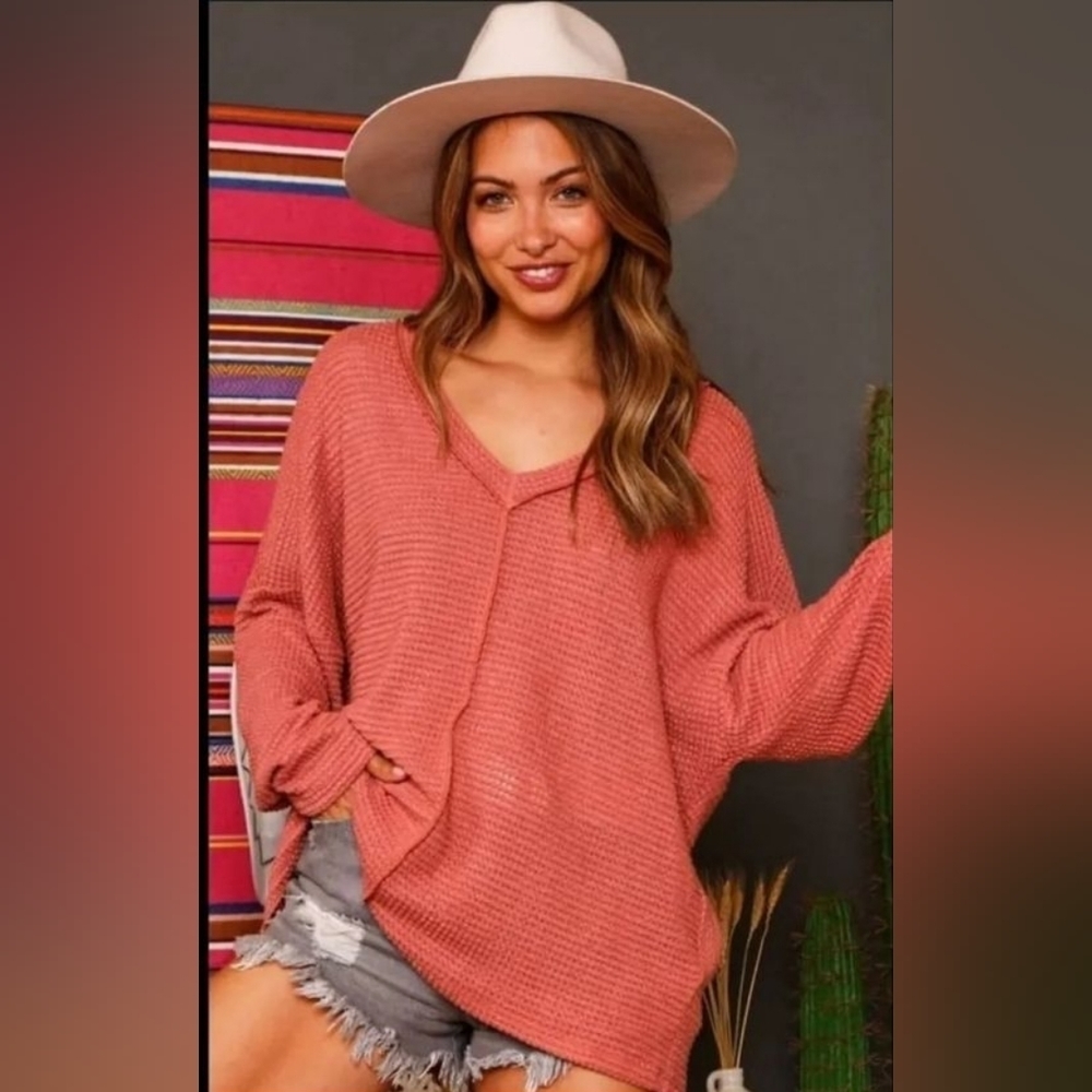 Mauve Long Sleeve Solid Waffle Knit Loose Fit V-neckline Top